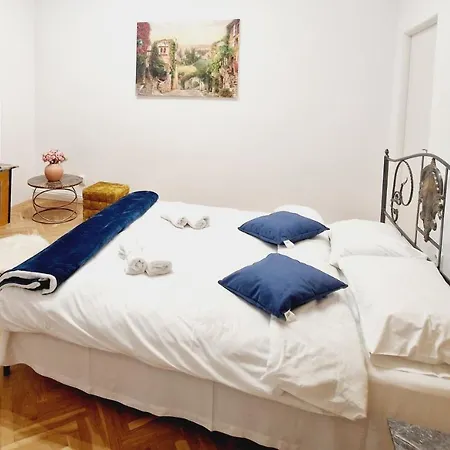 Royal 5* Mansion Near Square Villa Cluj-Napoca