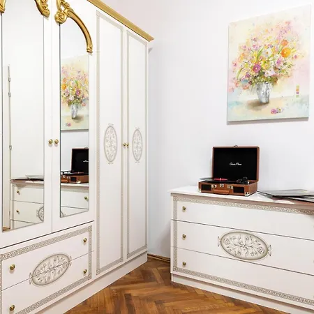 Royal 5* Mansion Near Square Cluj-Napoca