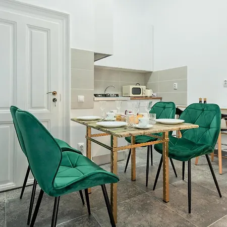 Royal 5* Mansion Near Square * Cluj-Napoca