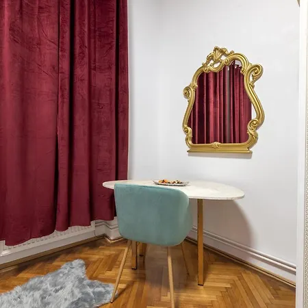 Royal 5* Mansion Near Square * Cluj-Napoca